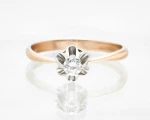 Pierścionek z różowego złota z brylantem ok. 0,17 ct