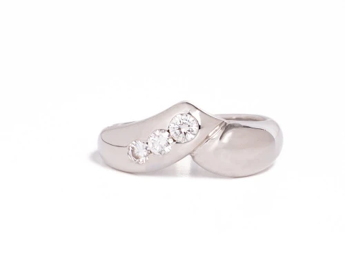 Pierścionek w białym złocie z 3 diamentami 0,37ct, złoto 18 k