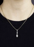 Zawieszka z akwamarynami i diamentem