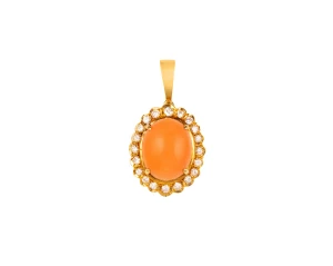 Złota zawieszka z koralem i diamentami ok. 0,25 ct