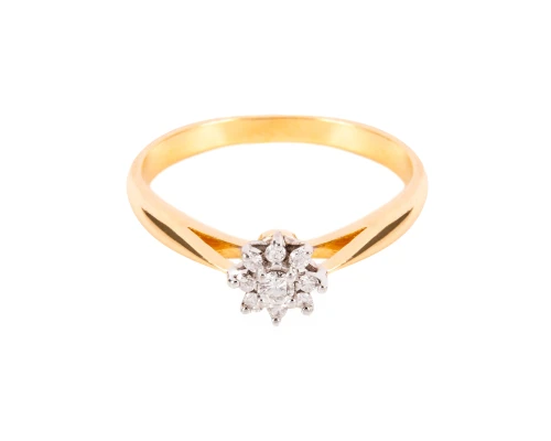 Złoty pierścionek z 9 diamentami, łącznie ok. 0,10 ct