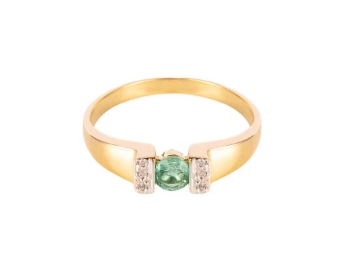 Pierścionek ze szmaragdem ok. 0,50 ct oraz diamentami