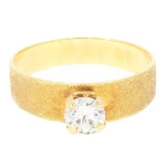 Pierścionek z żółtego złota z brylantem ok. 0,55 ct