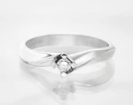 Pierścionek mijanka z białego złota z diamentem ok. 0,10ct