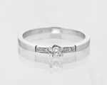 Pierścionek z białego złota z brylantami ok. 0,12 ct