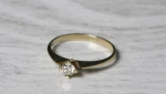 Pierścionek z żółtego złota z diamentem ok. 0,15ct